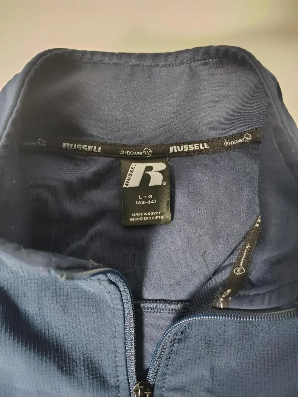 Men’s Russell Athletic Soft shell Jacket L   Perfect for cold weather